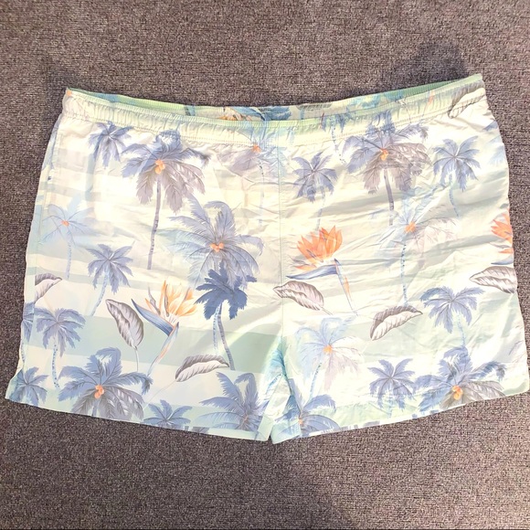 Tommy Bahama swim trunks - Picture 1 of 3